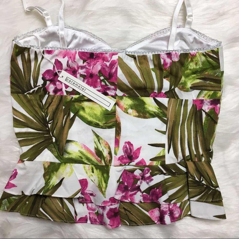 Floral top - Picture 2 of 8